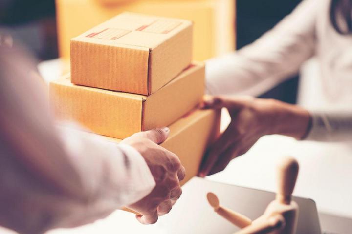 Express parcel delivery Repentigny